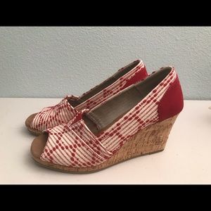 *New* Tom’s Red/Beige Crok Wedge Heels 7.5